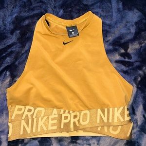 Nike top